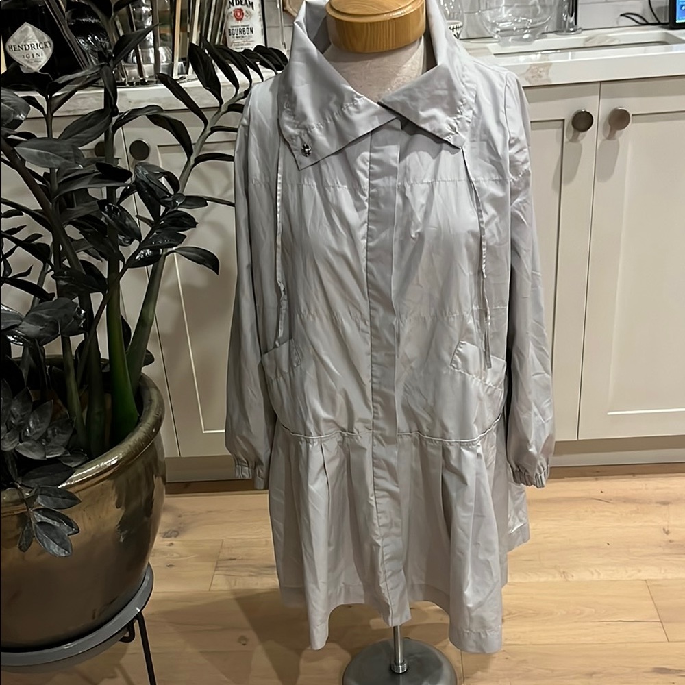 EUC Stella McCartney lightweight silver grey oversize long sleeve tiered coat